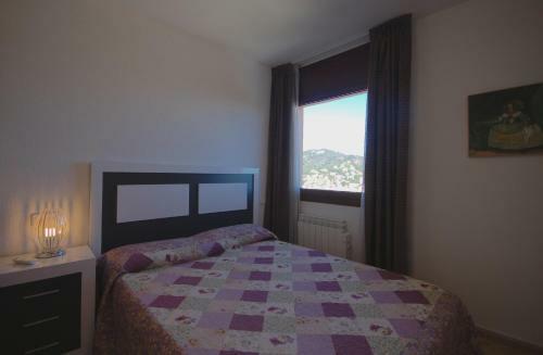 Lets Holidays Sea Views Apartment In Sa Gabarra