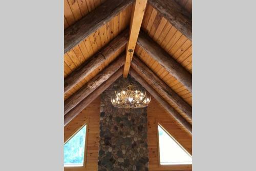 Spacious Luxurious Log Cabin Near Cooperstown Ny