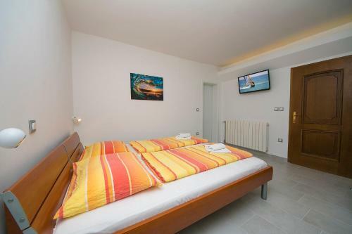 Adria Brela Apartments