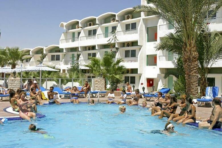 Hotel Triton Empire Beach Resort