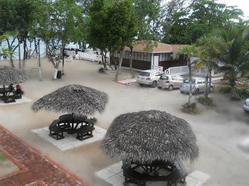 Hotel Coral Harbour Beach House & Villas