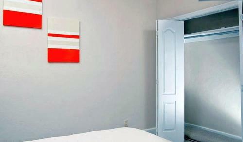 Two-bedroom Townhouse Near Coral Harbour Beach