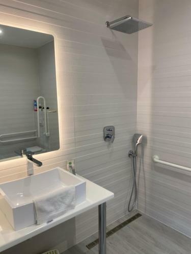 Amira Apartman