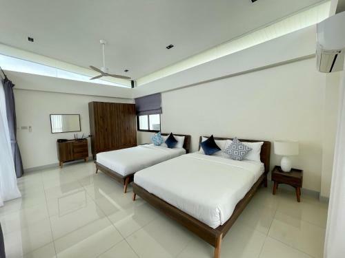 5 Bedroom Rooftop Pool Villa Laguna Park
