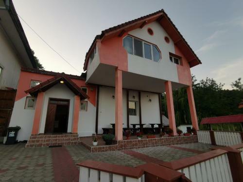 Hostal Pensiunea Anidor