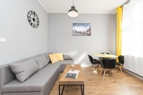 Yellow Apartment Old Town Air Condition P4you Pl
