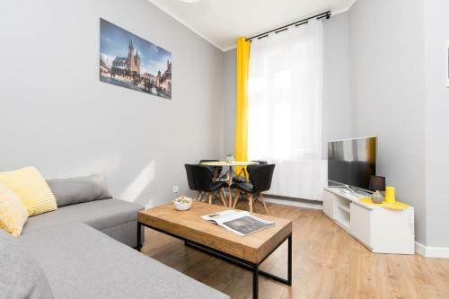 Yellow Apartment Old Town Air Condition P4you Pl