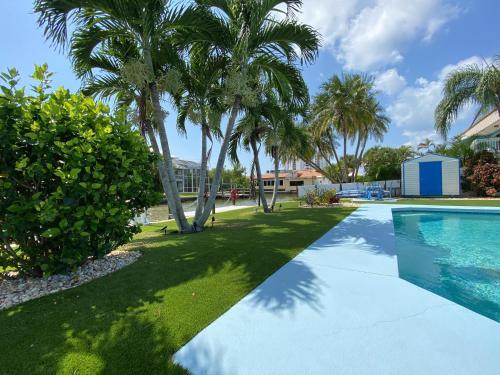 120 Bahia Via - Downstairs