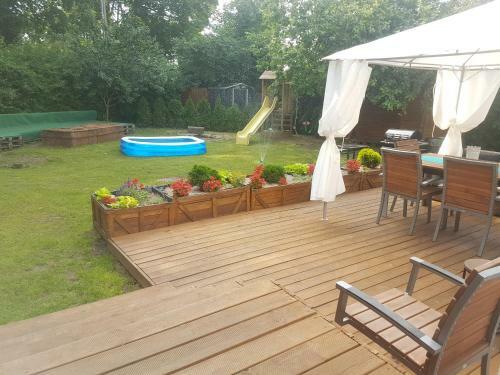 Bia?y Domek Pomiech�wek