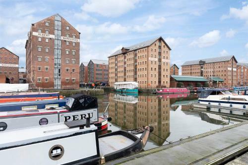 2 Bedroom Loft Style Apartment In The Docks