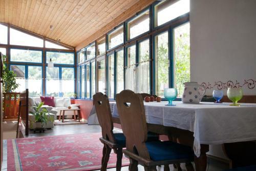 Hostal Weingut Tauss