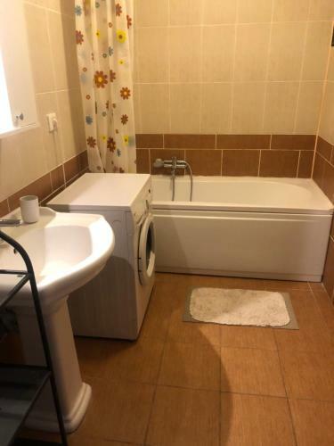Virgo Apartaments Summerland