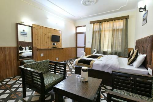 Hotel Elena Aastha Regency