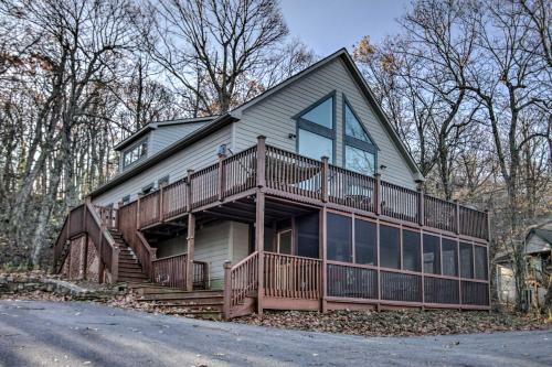 Blue Ridge Home With Mtn Views And On-site Skiing!