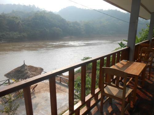 Hostal Nam Ou River Lodge
