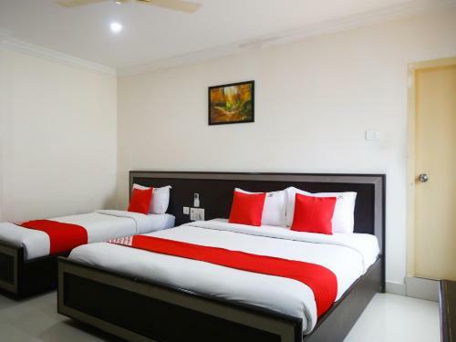 Hotel Pleasant Stays - Near Airport
