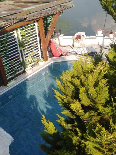 Villa Ku?a Na Obali Jezera Sa Bazenom