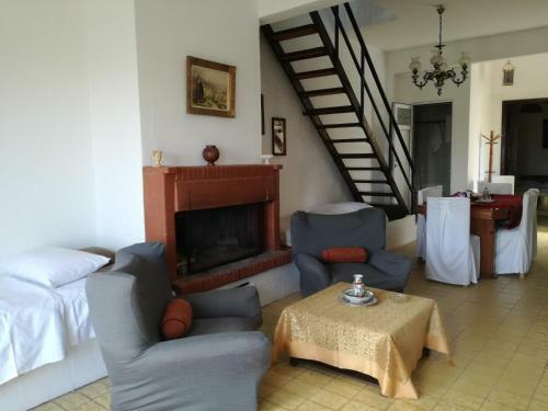 160 M2 Village House "arkadi"