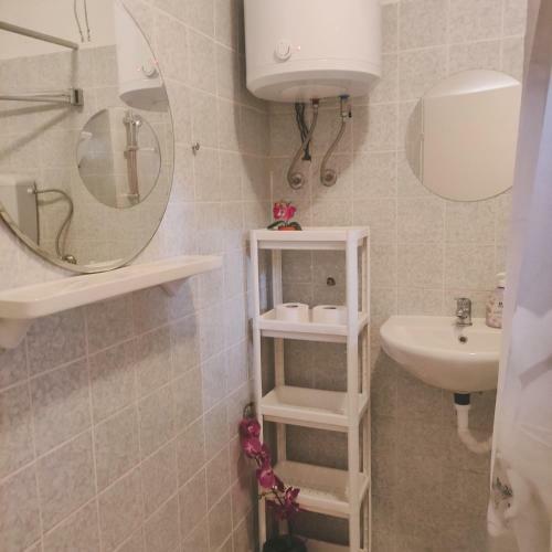 Hostal Adriana Downtown Guesthouse