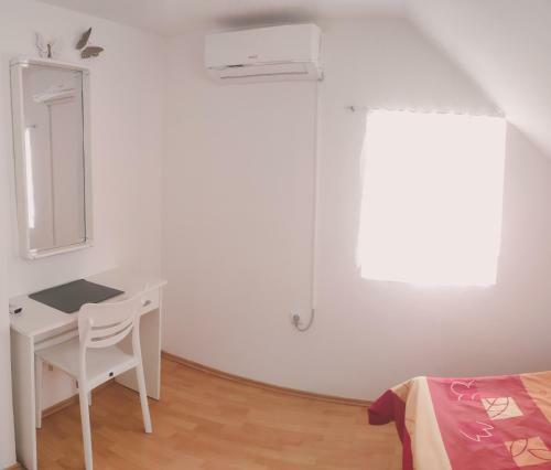 Hostal Adriana Downtown Guesthouse