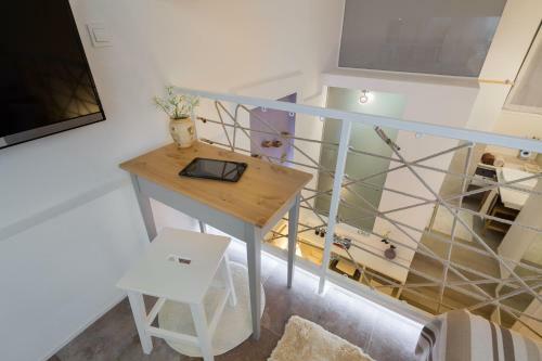 Hostal Rooms N&m