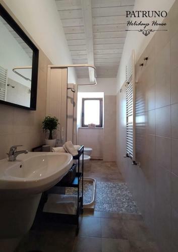 Patruno Holidays House
