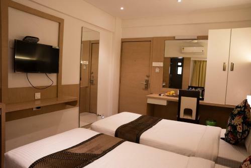 Gold Crest Business Hotel