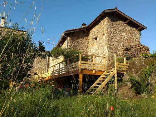 Les Pentes Du Chateau De Retourtour