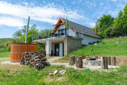 Villa K�li Vineyard Estate