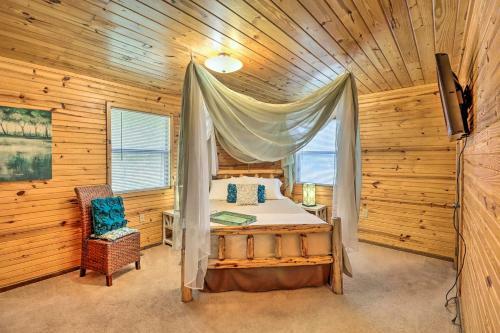 Quiet, Scenic Cabin Near Hiking Trails!