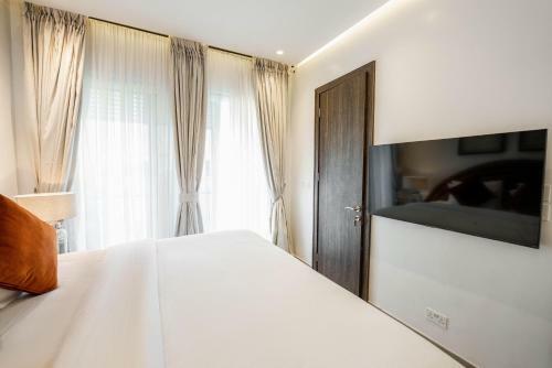 Boardroom Apartments