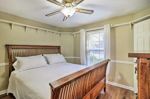 Lakefront Macon Home With Pool, Dock And Fire Pit!