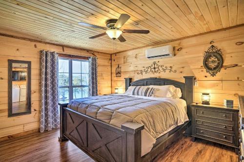 Serene Lakefront Cabin With Deck And Fire Pit!