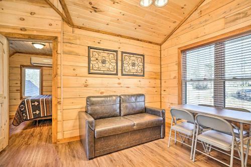 Serene Lakefront Cabin With Deck And Fire Pit!