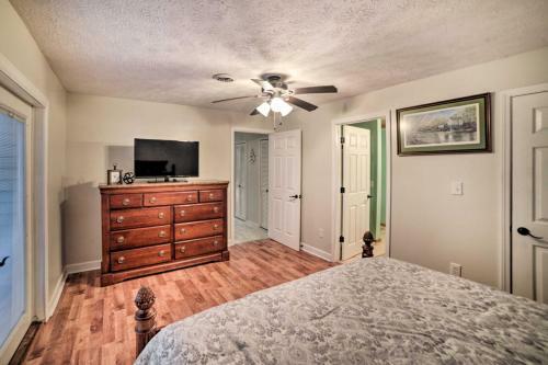 Benton House With Grill, Private Dock And Lake Access!