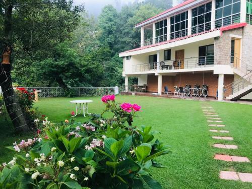 H.m.h Lodges & Hotel Resort