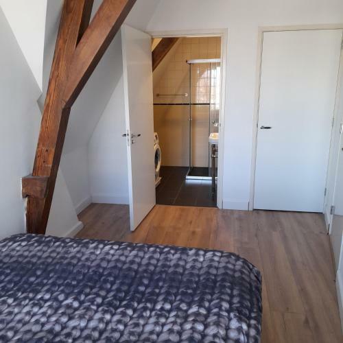 Historic City Apartment With Private Parking