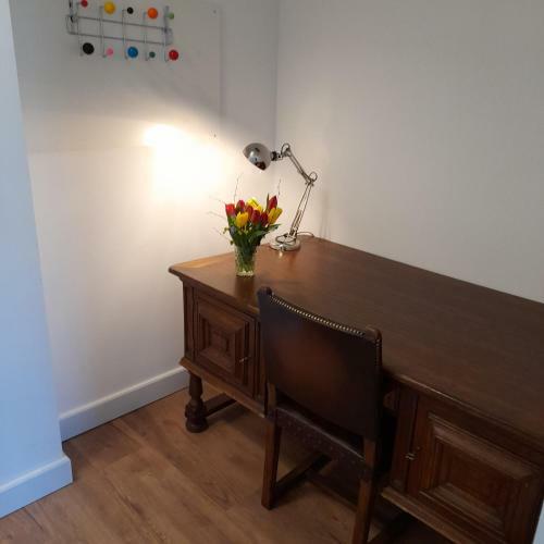 Historic City Apartment With Private Parking