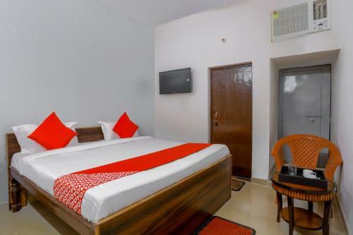 Hotel Oyo 71870 Rj Residency