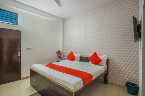 Hotel Oyo 71870 Rj Residency