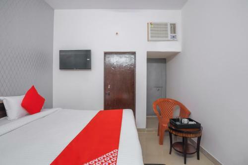 Hotel Oyo 71870 Rj Residency