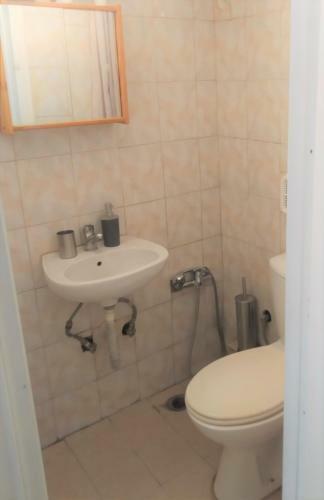 Apartamento Tiny Studio In Kalamata Long-term Rental Offer