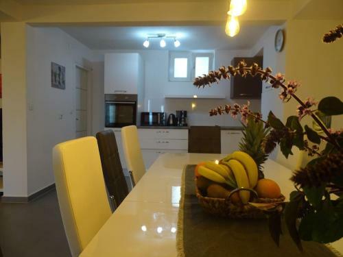 Seaside Villa Nikola With Pool For 12 Persons