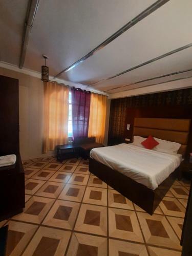 Hotel Mussoorie International