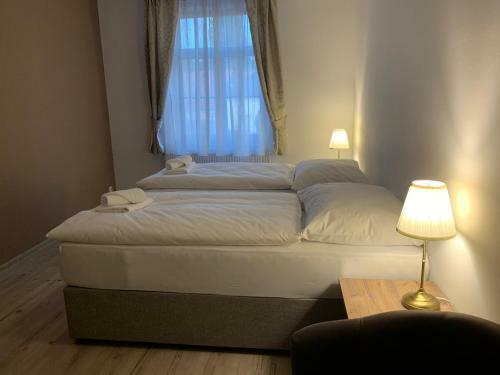 Hostal Penzi�n Tvaro?ek ***