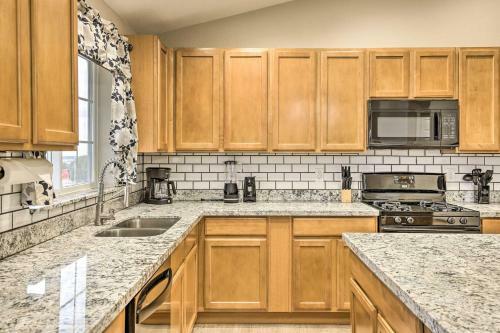 Show Low Home With White Mountain Lake Access!