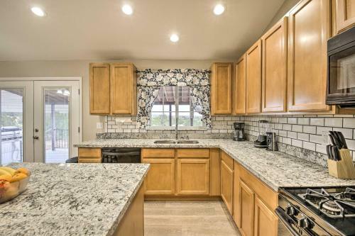 Show Low Home With White Mountain Lake Access!