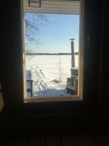Antinkallio Lakeside Cape