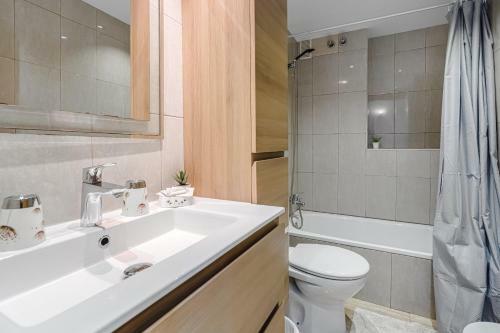 Optimist, Apartament Las Americas