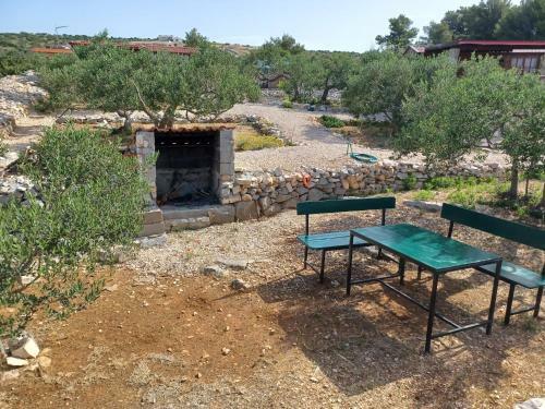 Agroturismo Robinzonski Smje?taj Tiha Draga